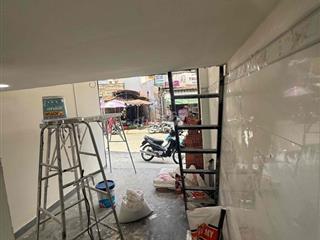 cho thuê mặt bằng mới xây dựng xong ngay chợ căn cứ phù buôn bán lh