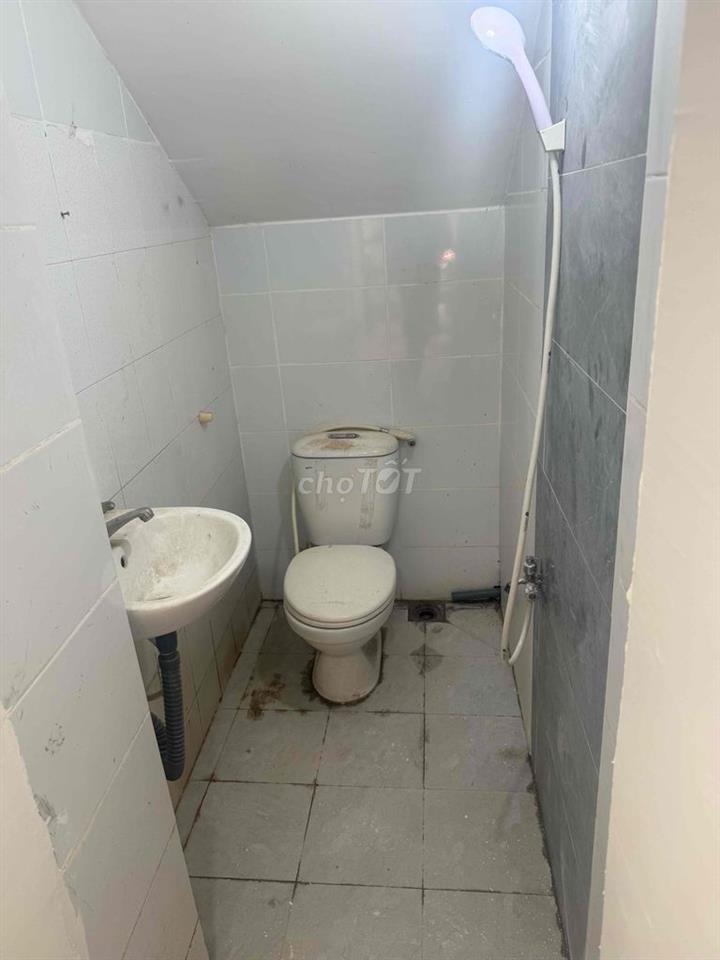 cho thuê mặt bằng mới xây dựng xong ngay chợ căn cứ phù buôn bán lh