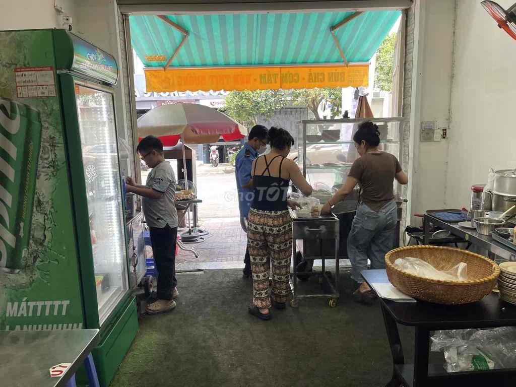 SANG RẺ  QUÁN CƠM TẤM – BÚN CHẢ ĐẸP LẮM ! Mb ngang 4m x 17m , Mb thuê