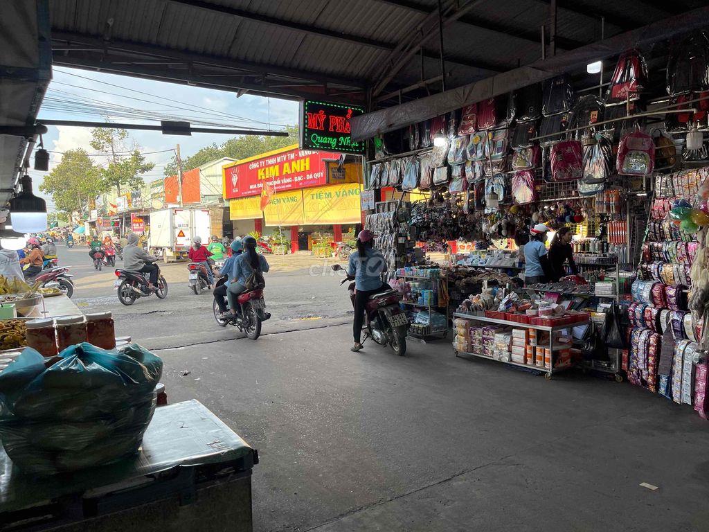 SANG RẺ SẠP GÓC VỊ TRÍ ĐẮC ĐỊA NGAY GẦN MT CỔNG CHÍNH CHỢ QUANG VINH 3