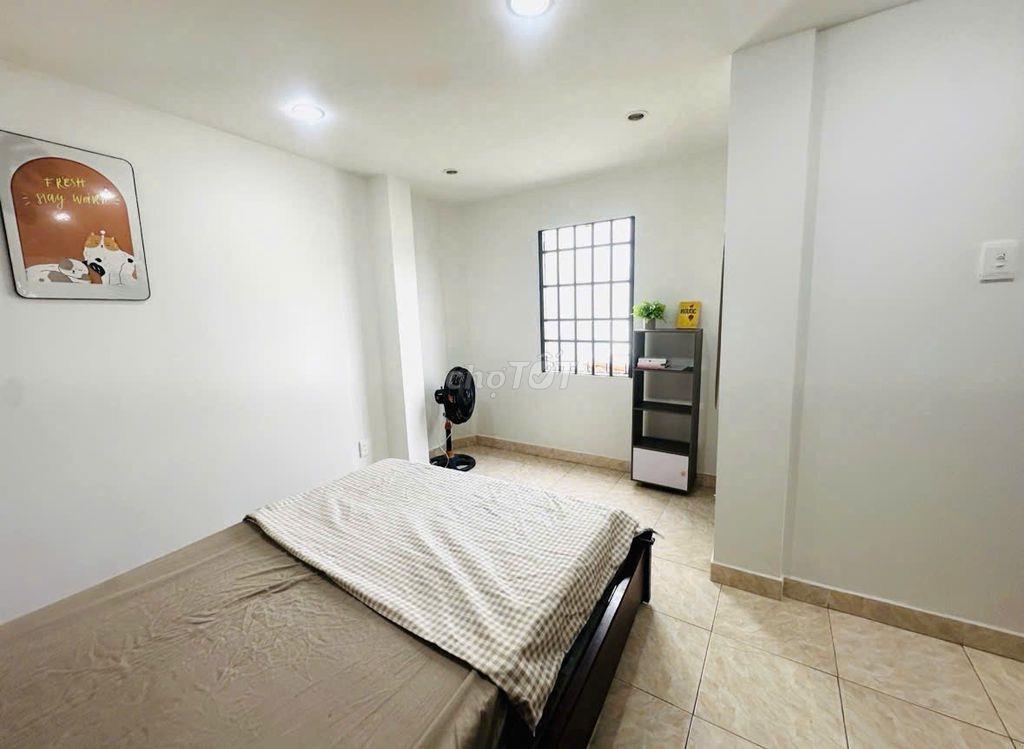 CHO THUÊ 3 PHÒNG NGỦ CÓ BAN CÔNG CỬA SỔ THOÁNG