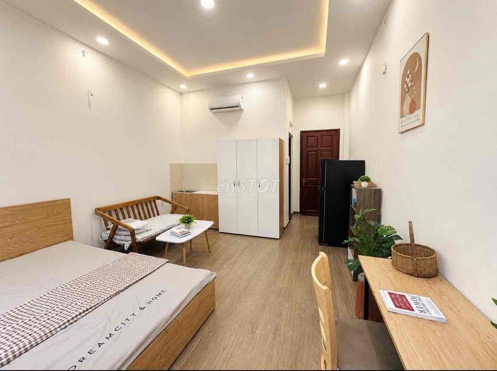 PHÒNG CHO THUÊ BAN CÔNG 30m2 (Gần ga T3)