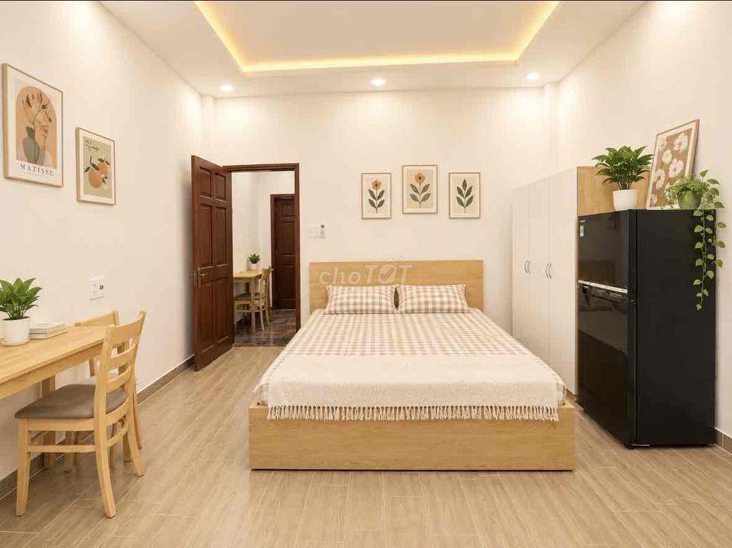 PHÒNG CHO THUÊ BAN CÔNG 30m2 (Gần ga T3)