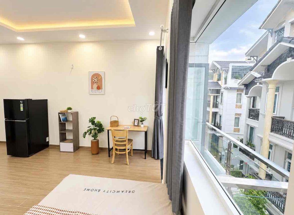 PHÒNG CHO THUÊ BAN CÔNG 30m2 (Gần ga T3)