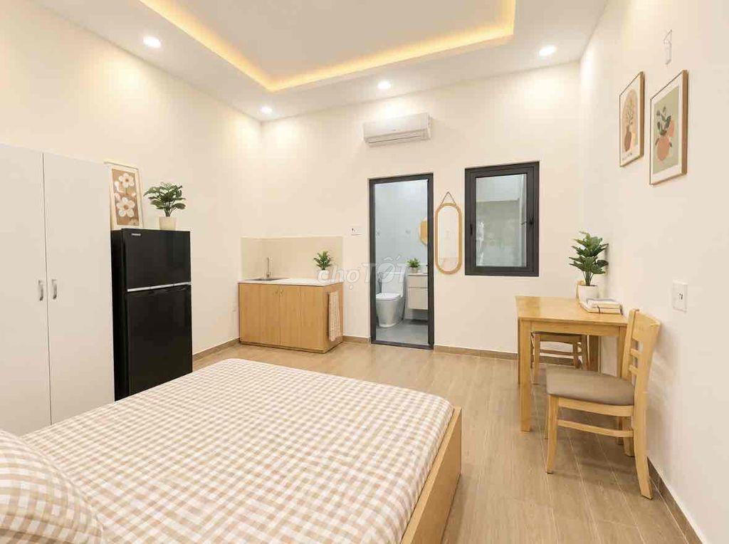 PHÒNG CHO THUÊ BAN CÔNG 30m2 (Gần ga T3)