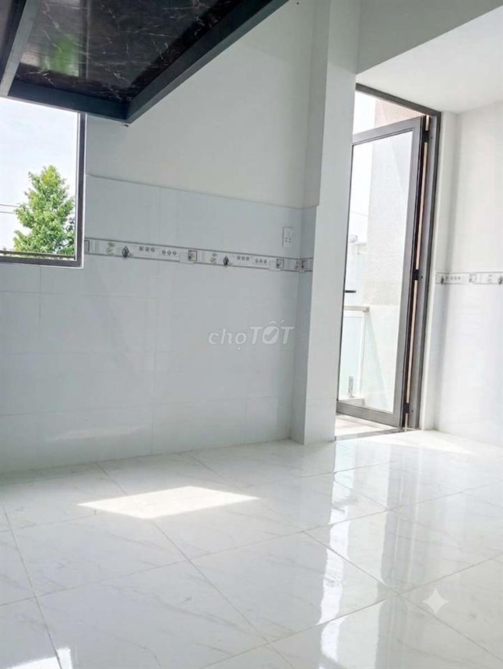CHO THUÊ PHÒNG TRỌ MỚI RỘNG CÓ GÁC XÉP, MÁY LẠNH, BAN CÔNG 
