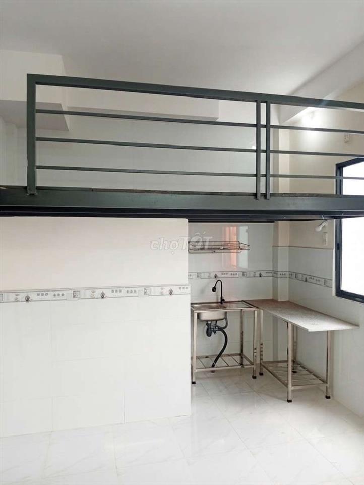 CHO THUÊ PHÒNG TRỌ MỚI RỘNG CÓ GÁC XÉP, MÁY LẠNH, BAN CÔNG 