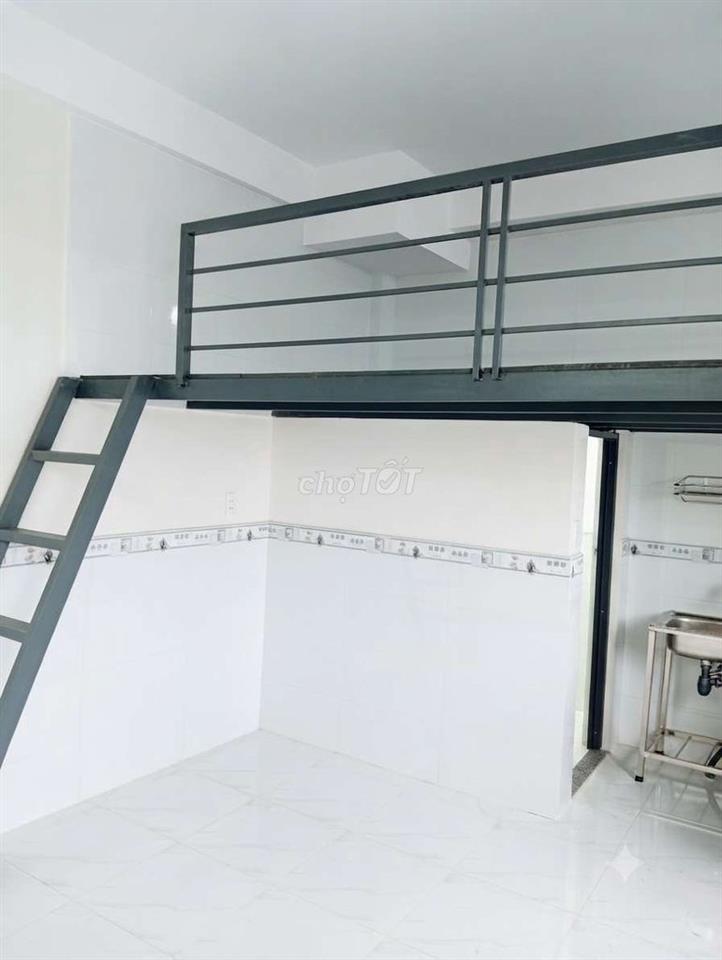 CHO THUÊ PHÒNG TRỌ MỚI RỘNG CÓ GÁC XÉP, MÁY LẠNH, BAN CÔNG 