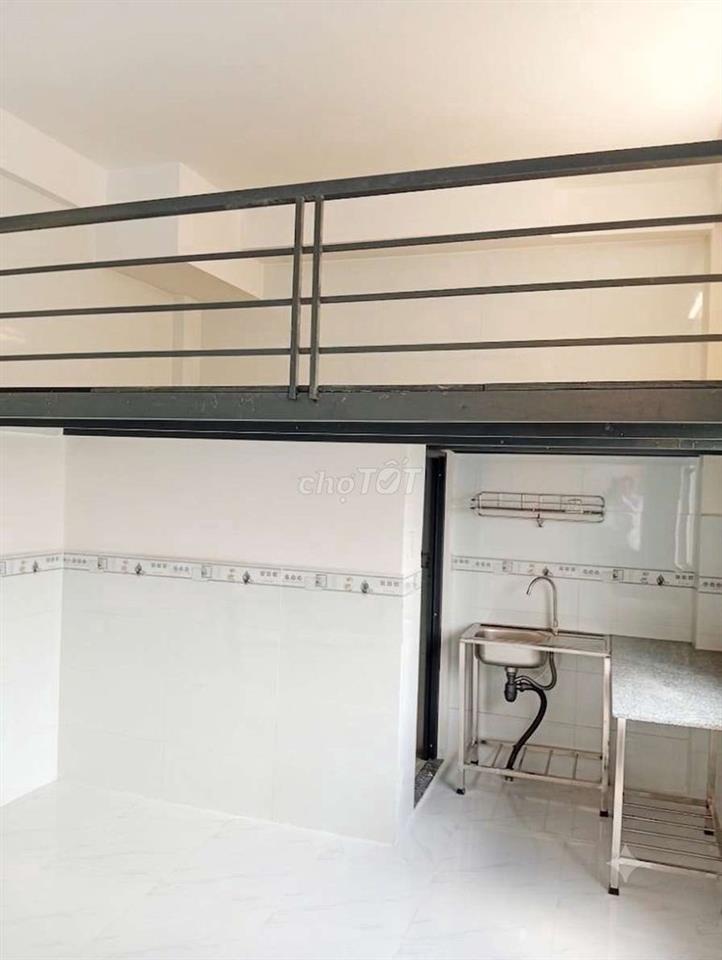 CHO THUÊ PHÒNG TRỌ MỚI RỘNG CÓ GÁC XÉP, MÁY LẠNH, BAN CÔNG 