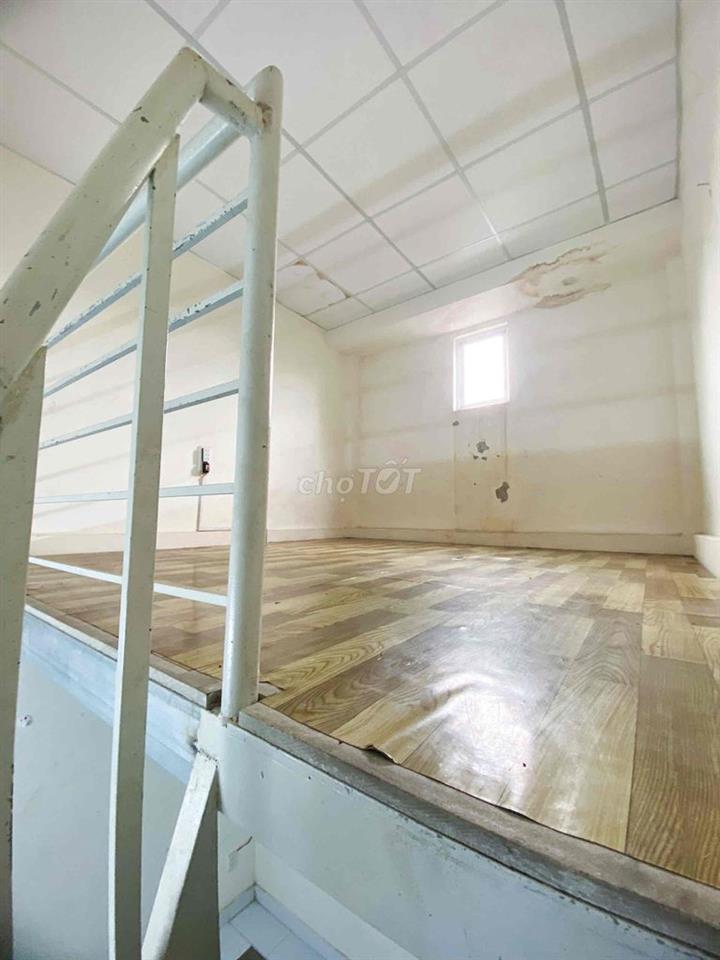 Phòng trọ giá rẻ ngay chợ Tân mỹ có máy lạnh
