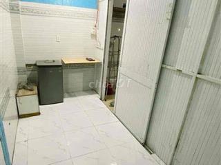 phong trọ toilet riêng ngay iuh 2tr bao điện nước