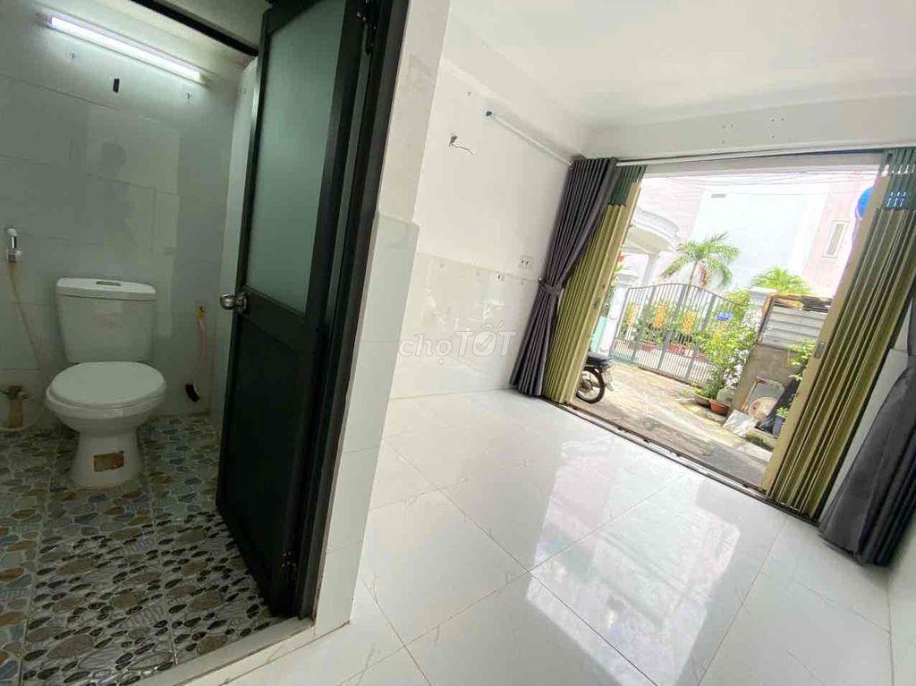 Phong trọ mặt tiền toà nhà