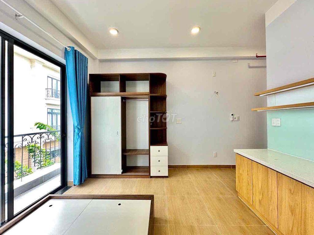 BAN CÔNG FULL NỘI THẤT-GẦN TRƯỜNG CHO SINH VIÊN
