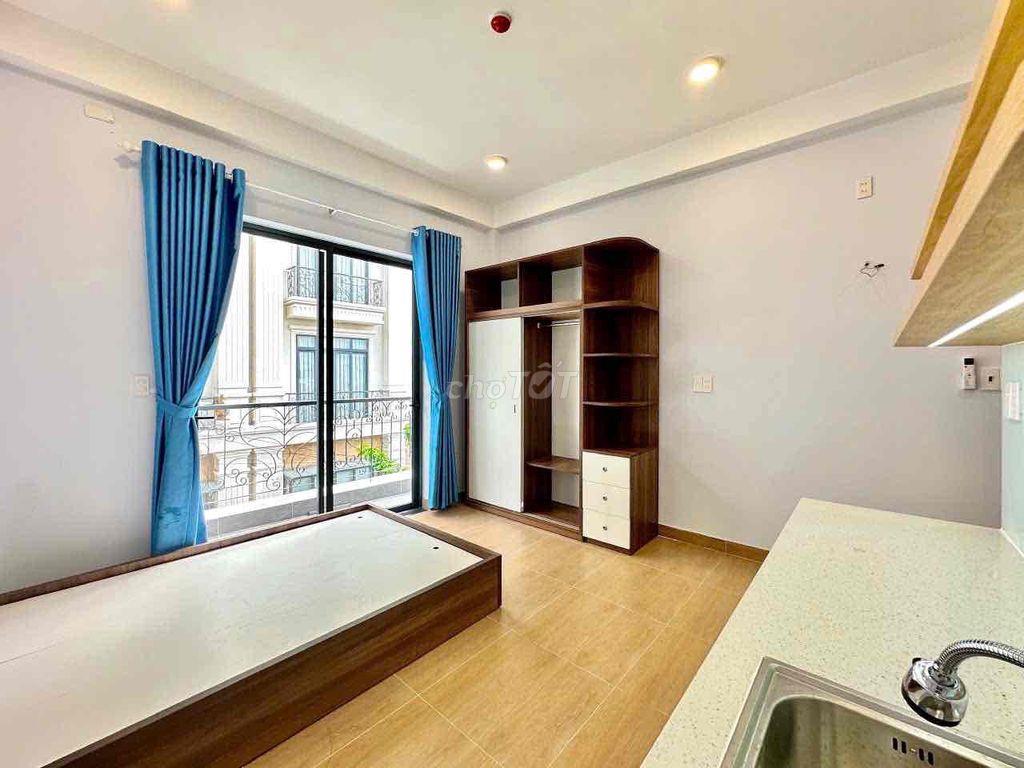 BAN CÔNG FULL NỘI THẤT-GẦN TRƯỜNG CHO SINH VIÊN