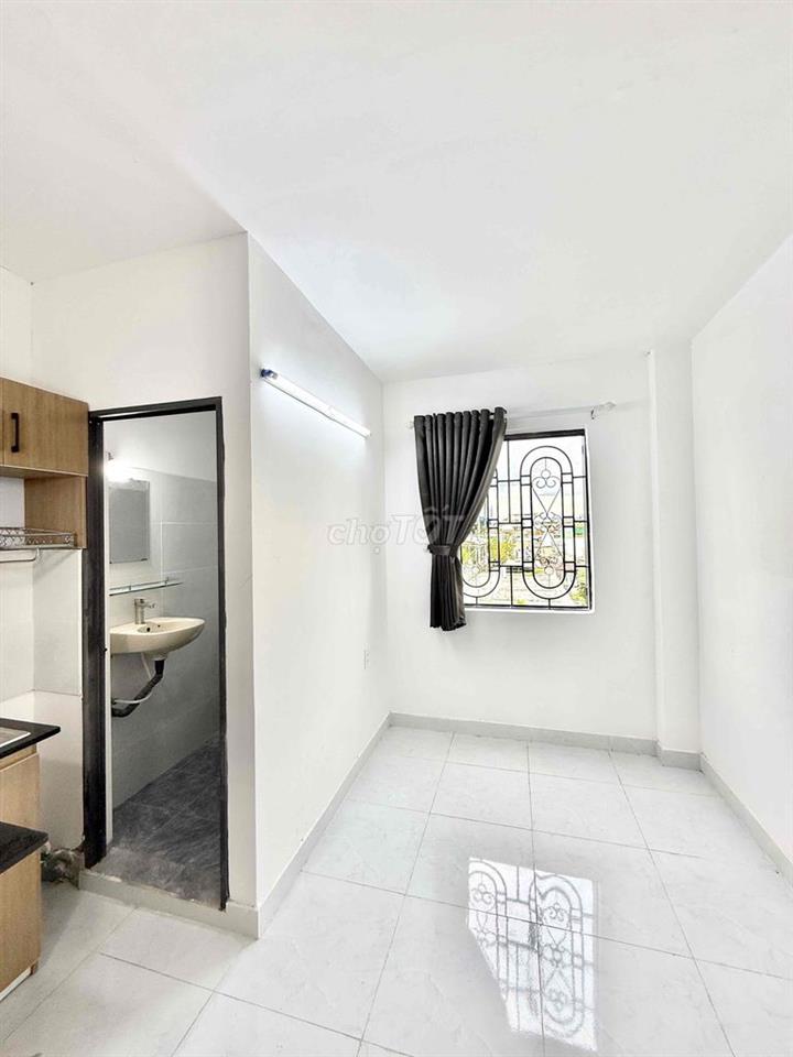 PHÒNG TRỌ MỚI XÂY CỬA SỔ TRỜI VIEW ĐẸP NHÀ MẶT TIỀN HOÀNG HOA THÁM