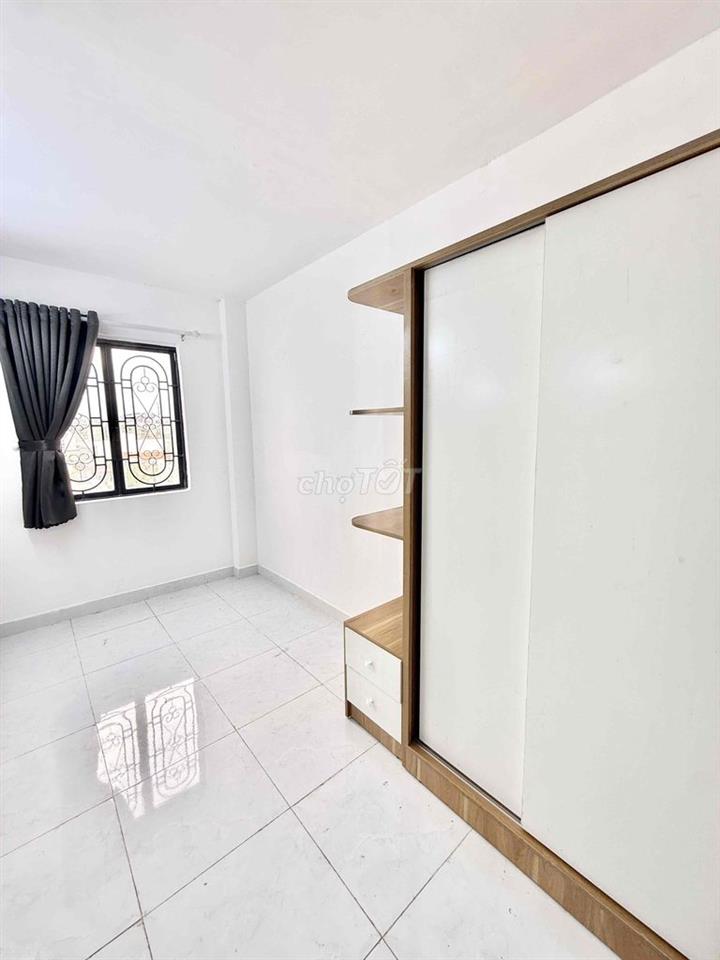 PHÒNG TRỌ MỚI XÂY CỬA SỔ TRỜI VIEW ĐẸP NHÀ MẶT TIỀN HOÀNG HOA THÁM