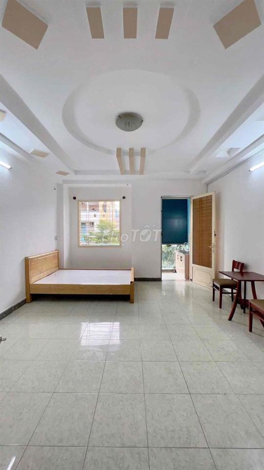 PHÒNG SIÊU RỘNG 35M2 BAN CÔNG - TÁCH BẾP ĐẦY ĐỦ NỘI THẤT Ở ĐƯỢC 3-4NG
