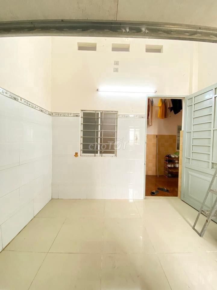 PHÒNG TRỌ CÓ GÁC CAO 2M CỬA SỔ TRỜI THOÁNG MÁT THANG MÁY - GIÁ RẺ