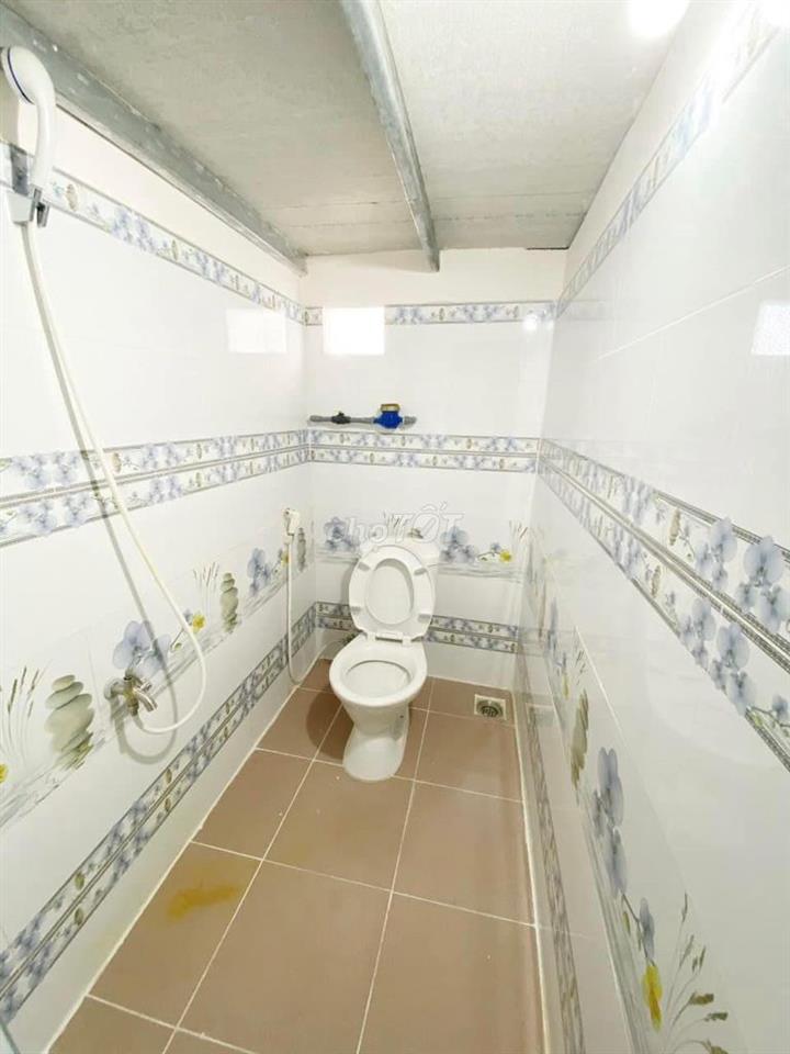 PHÒNG TRỌ CÓ GÁC CAO 2M CỬA SỔ TRỜI THOÁNG MÁT THANG MÁY - GIÁ RẺ