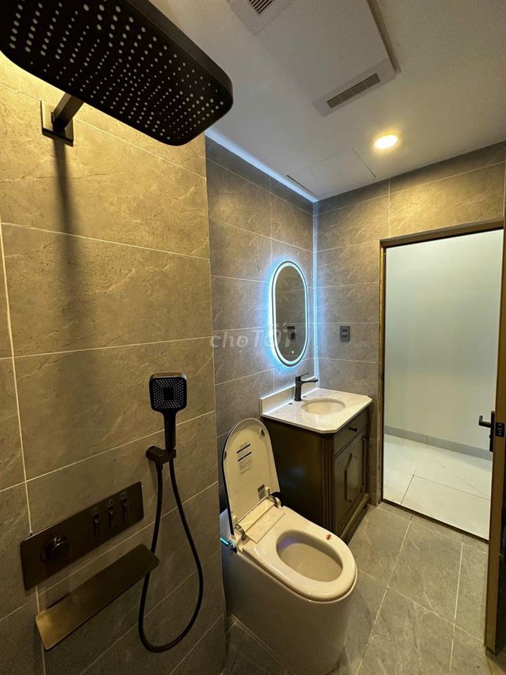 1 PHÒNG NGỦ VIEW ĐẸP , CAO CẤP , ĐẦY ĐỦ NỘI THẤT NGAY NGÃ TƯ THỦ ĐỨC 