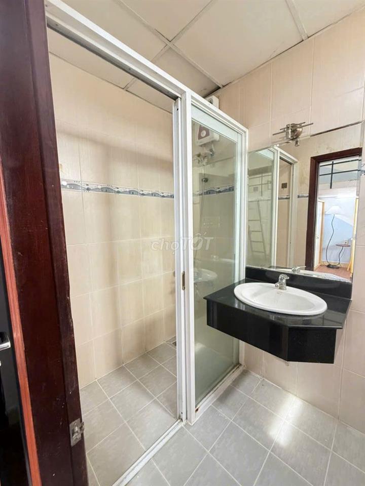 ĐI BỘ ĐẾN ĐẠI HỌC CÔNG NGHIỆP 3P , NHÀ ĐẦY ĐỦ TIỆN NGHI CÓ BẢO VỆ 24/7