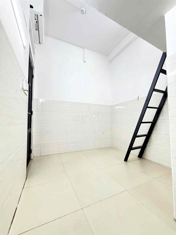 GÁC CAO PHÒNG SẠCH SẼ GẦN VĂN LANG VÀ IUH 5-7 phút đi xe