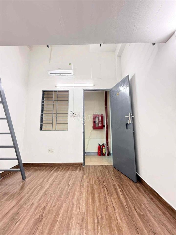 PHÒNG TRỌ GÁC CAO SẠCH SẼ GẦN VĂN LANG 5 PHÚT - IUH 7 PHÚT