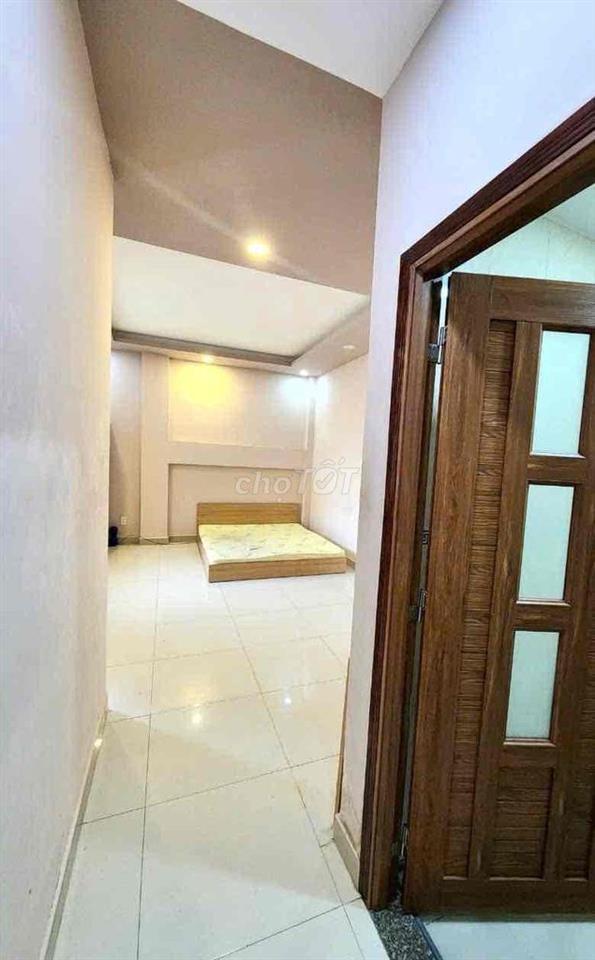 NGAY ĐẠI HỌC CÔNG THƯƠNG - GIÁ RẺ PHÒNG ĐẸP