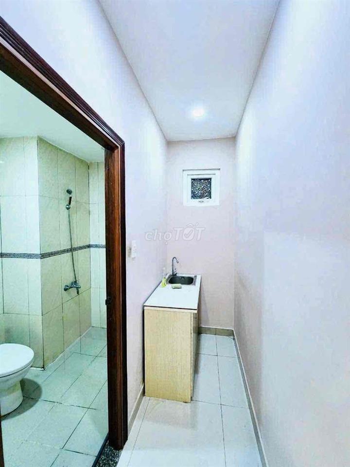 NGAY ĐẠI HỌC CÔNG THƯƠNG - GIÁ RẺ PHÒNG ĐẸP