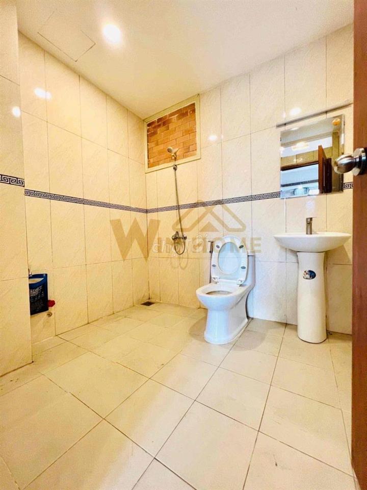 NGAY ĐẠI HỌC CÔNG THƯƠNG - BAN CÔNG GIÁ RẺ ĐẦY ĐỦ NỘI THẤT