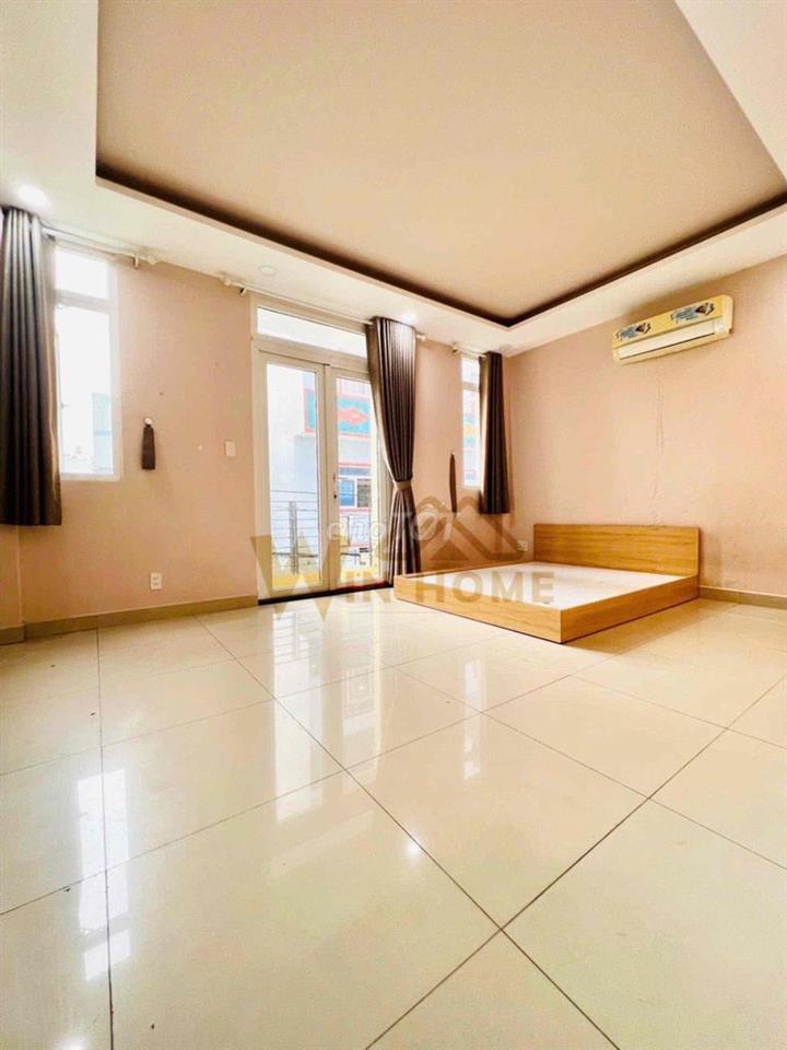 NGAY ĐẠI HỌC CÔNG THƯƠNG - BAN CÔNG GIÁ RẺ ĐẦY ĐỦ NỘI THẤT