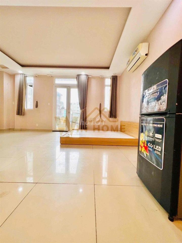 NGAY ĐẠI HỌC CÔNG THƯƠNG - BAN CÔNG GIÁ RẺ ĐẦY ĐỦ NỘI THẤT