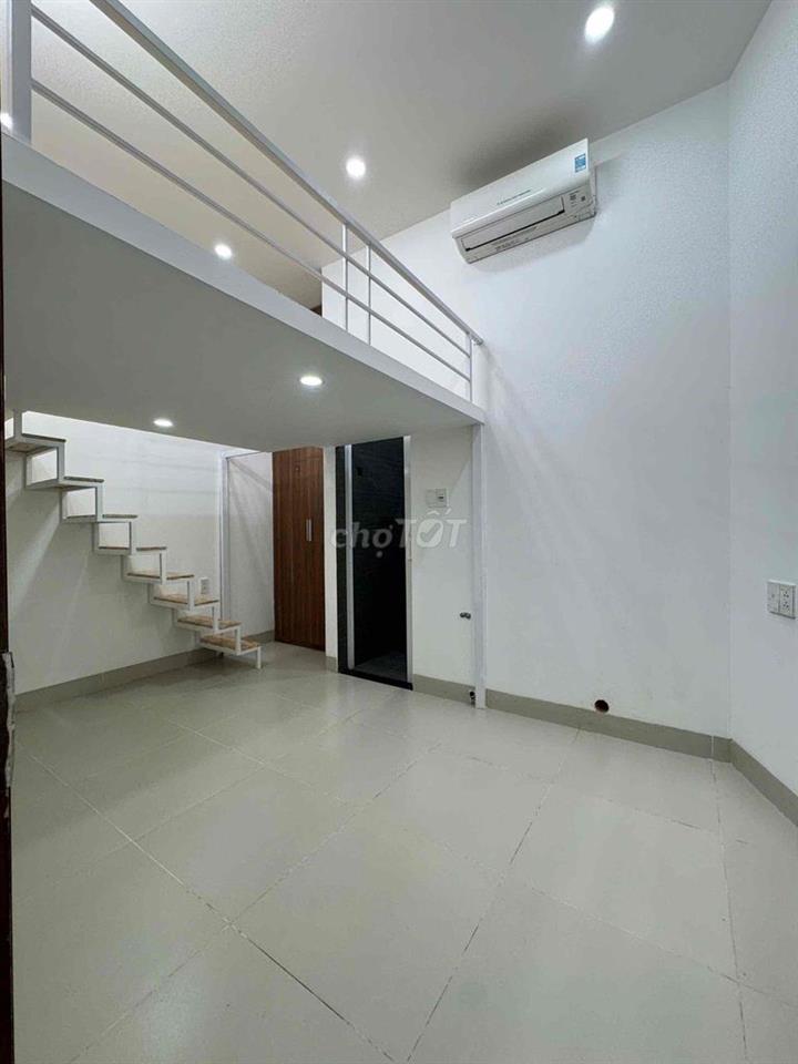 GÁC CAO ĐẦY ĐỦ NỘI THẤT NGAY TRUNG TÂM QUẬN 3