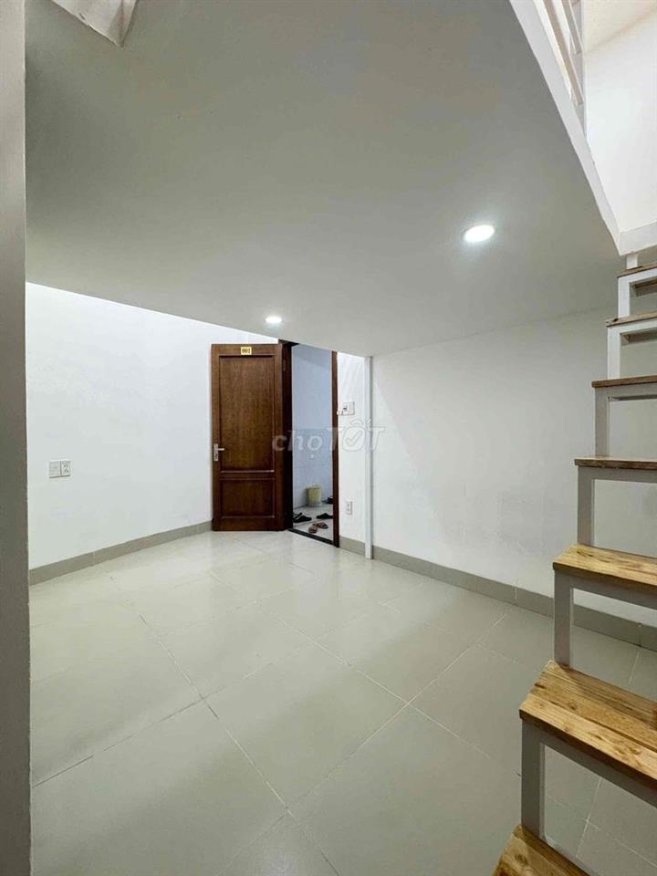 GÁC CAO ĐẦY ĐỦ NỘI THẤT NGAY TRUNG TÂM QUẬN 3