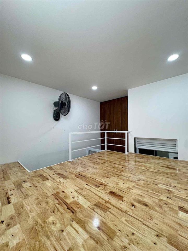 GÁC CAO ĐẦY ĐỦ NỘI THẤT NGAY TRUNG TÂM QUẬN 3
