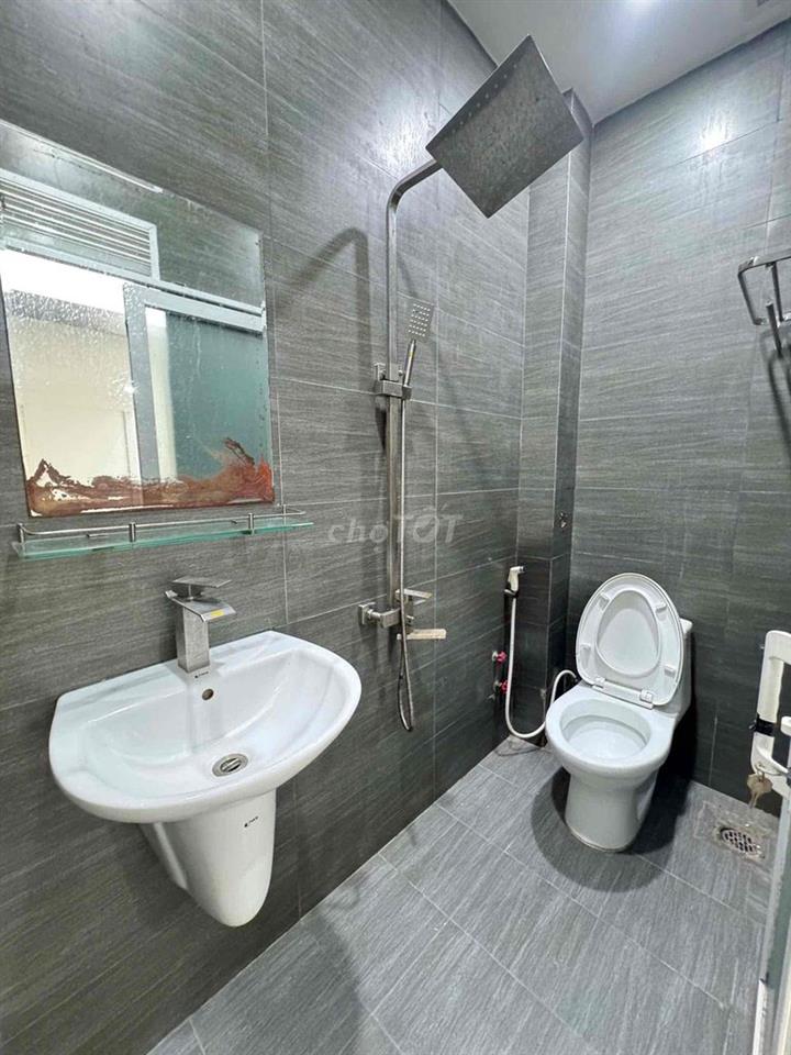 GÁC CAO ĐẦY ĐỦ NỘI THẤT NGAY TRUNG TÂM QUẬN 3