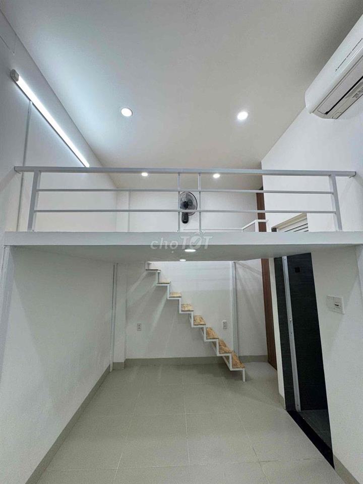 GÁC CAO ĐẦY ĐỦ NỘI THẤT NGAY TRUNG TÂM QUẬN 3