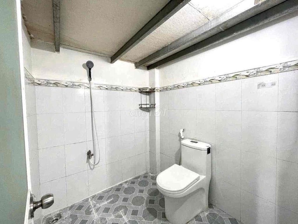 PHÒNG SIÊU RỘNG THUẬN TIỆN DI CHUYỂN ĐẾN CÁC TRƯỜNG ĐẠI HỌC