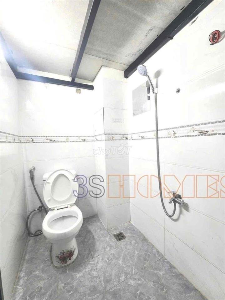 Gác Cao phòng rộng thoáng mát thuận tiện di chuyển các trường đại học