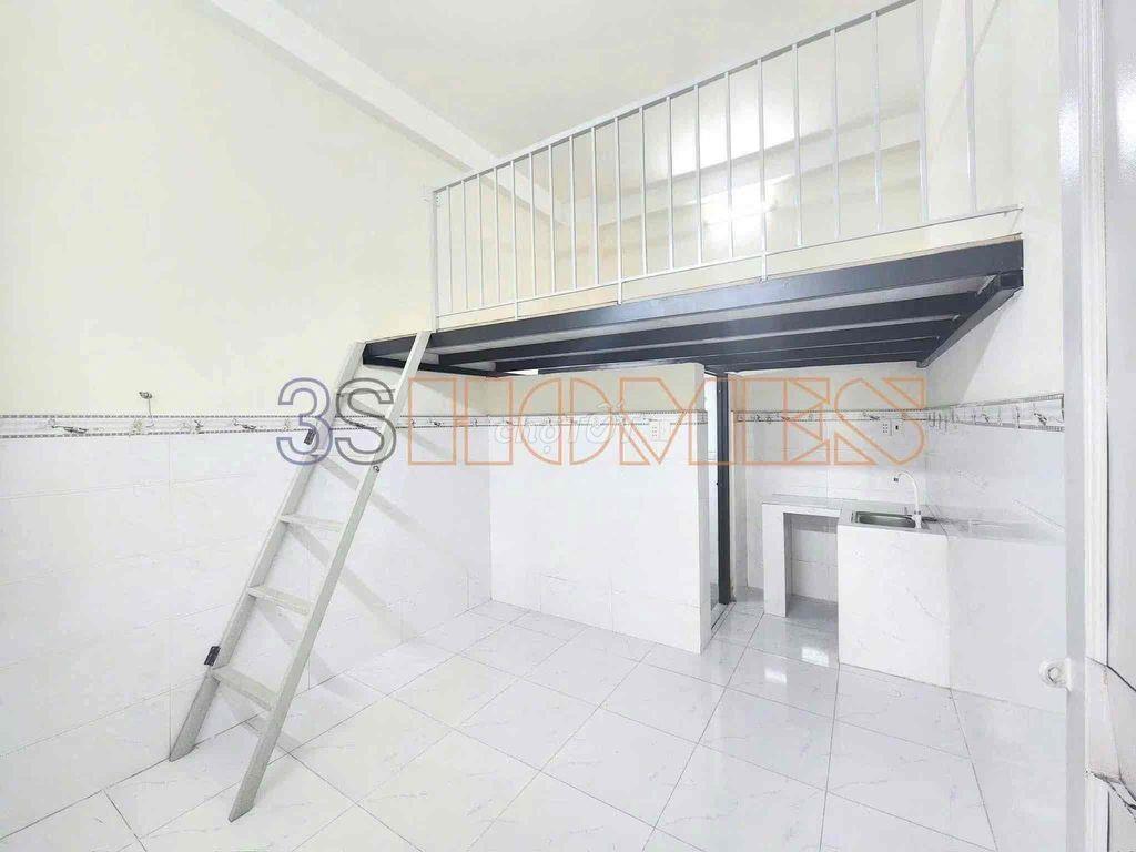 Gác Cao phòng rộng thoáng mát thuận tiện di chuyển các trường đại học