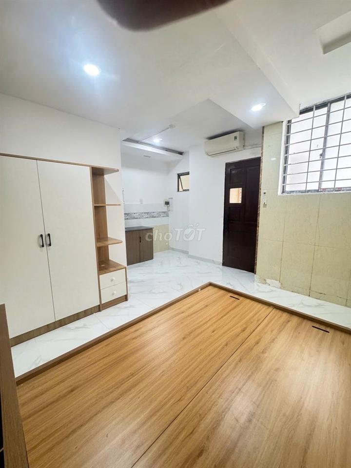 STUDIO CỬA SỔ TRỜI BAN CÔNG THOÁNG MÁT ĐÓN ÁNH SÁNG TỰ NHIÊN TỐT 