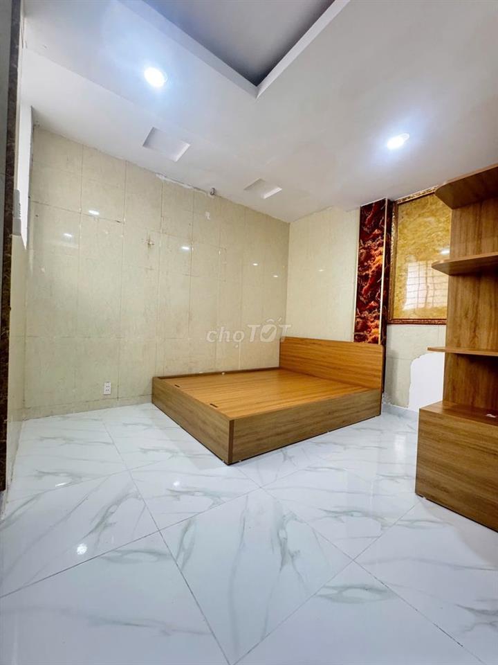 STUDIO CỬA SỔ TRỜI BAN CÔNG THOÁNG MÁT ĐÓN ÁNH SÁNG TỰ NHIÊN TỐT 