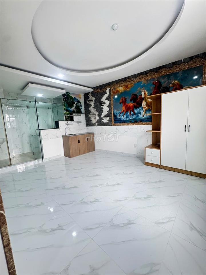 Studio mới xây - phòng thoáng mát - nhà đầy đủ tiện nghi
