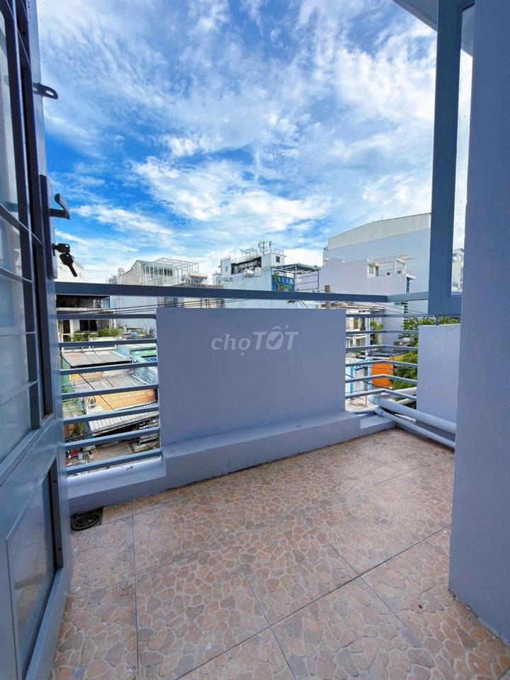 STUDIO ĐẦY ĐỦ NỘI THẤT  NHÀ MỚI PHÒNG ĐẸP NGAY SÂN BAY 