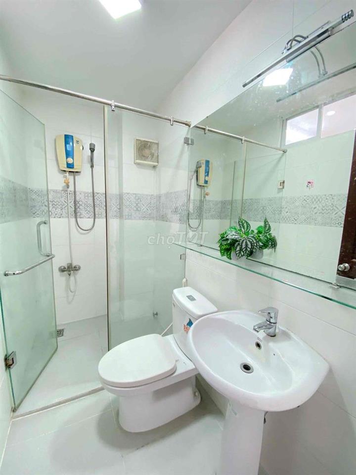 STUDIO FULL NỘI THẤT NGAY SÂN BAY THUẬN TIỆN DI CHUYỂN QUẬN TRUNG TÂM