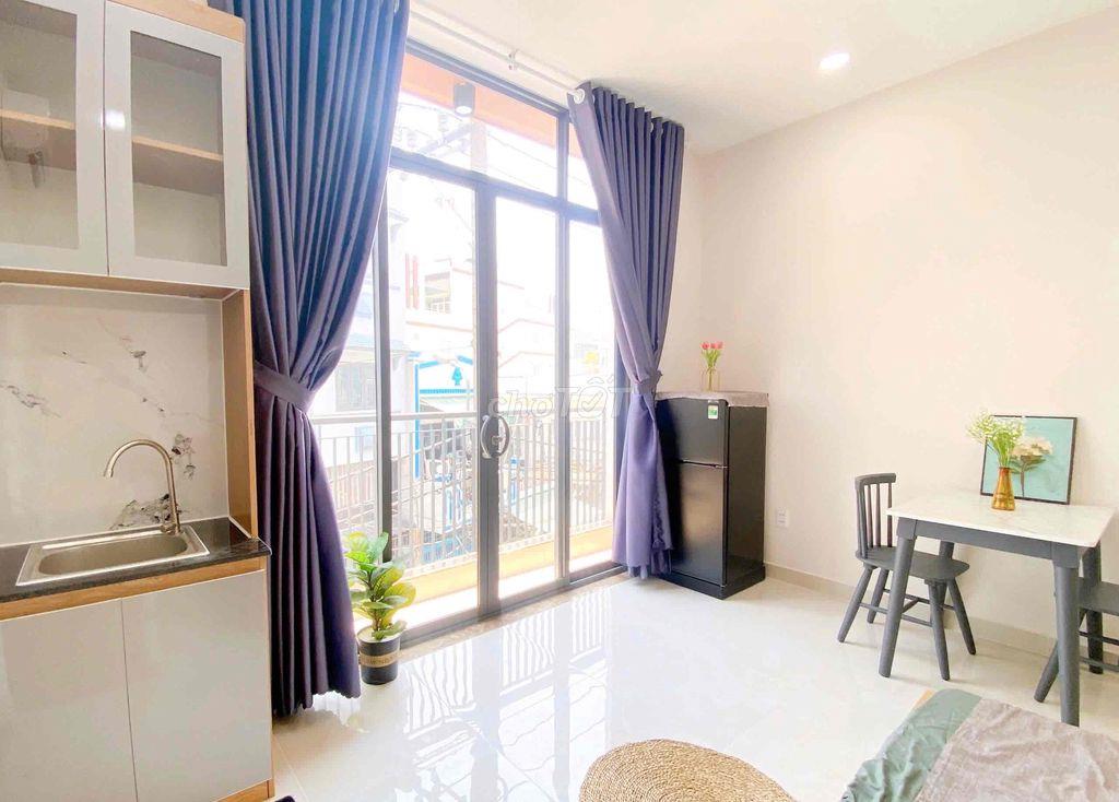 STUDIO BAN CÔNG LỚN THOÁNG MÁT ĐÓN ÁNH SÁNG TỐT GẦN QUẬN 10