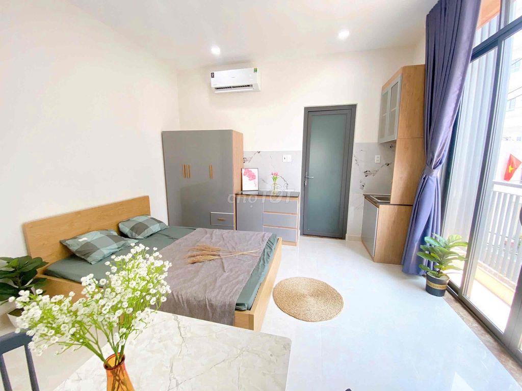 STUDIO BAN CÔNG LỚN THOÁNG MÁT ĐÓN ÁNH SÁNG TỐT GẦN QUẬN 10