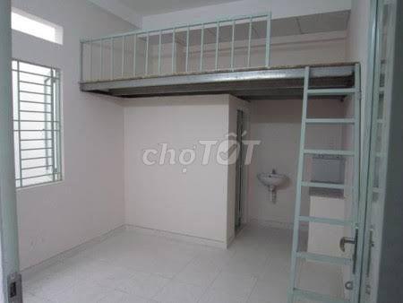 Phòng ngay emart Pan Huy Ích có gác,bếp,wc riêng,0 chung chủ