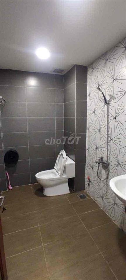 CĂN HỘ 2 PHÒNG NGỦ TRÊN ĐƯỜNG THỐNG NHẤT GẦN CHỢ HẠNH THÔNG TÂY