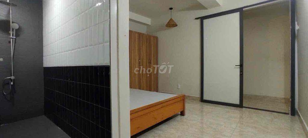 CĂN HỘ 2 PHÒNG NGỦ TRÊN ĐƯỜNG THỐNG NHẤT GẦN CHỢ HẠNH THÔNG TÂY